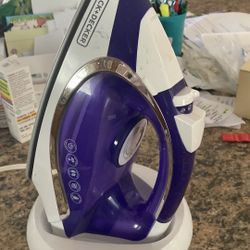 Steam Iron (NEW)