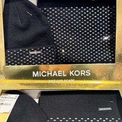 Michael Kors Hat & Scarf 🧣 