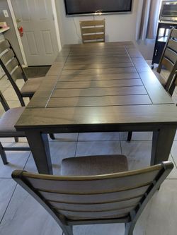 7 Pice Gray Dining room Set