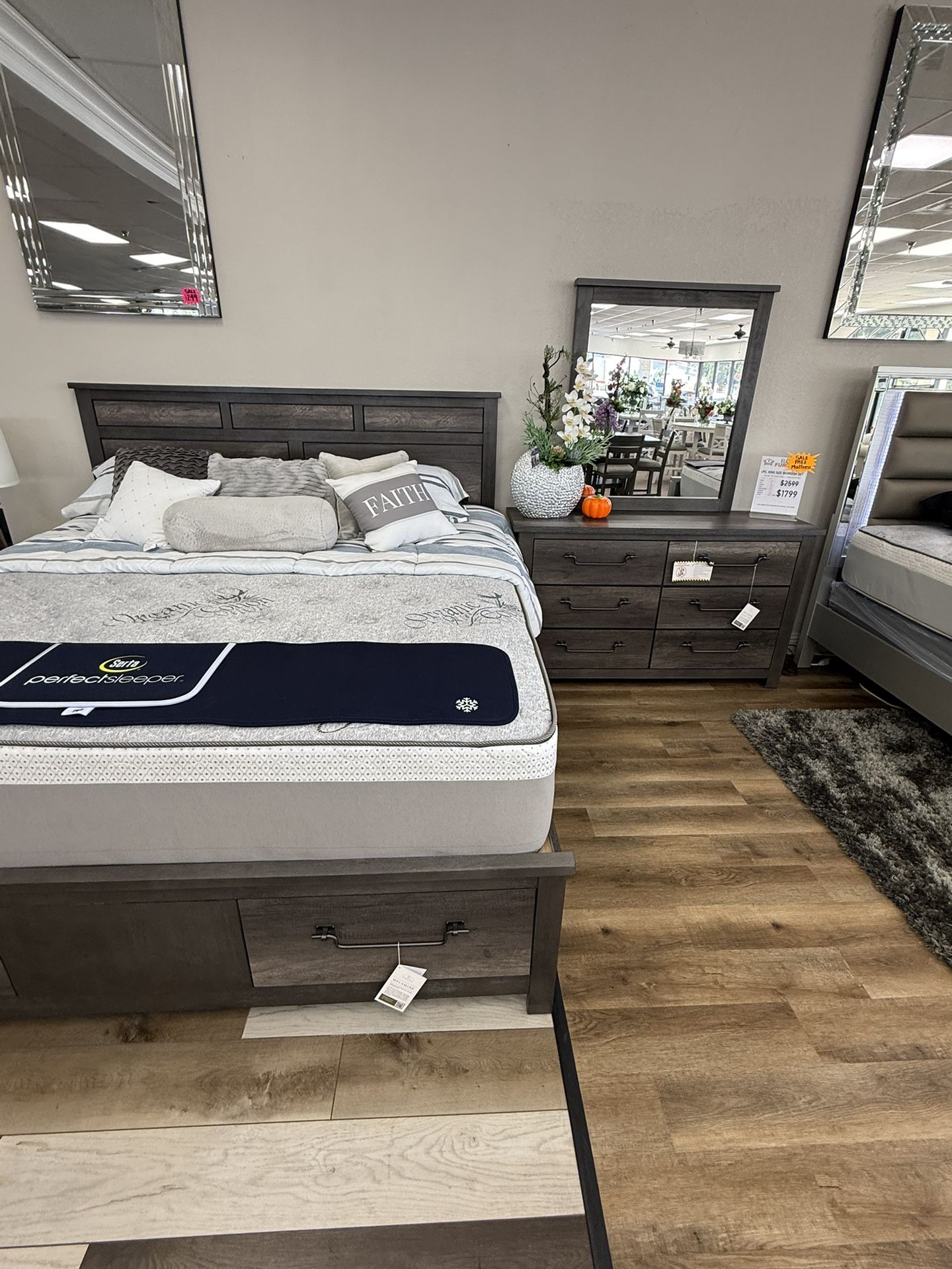 4 Pc King Bedroom Set Free Mattress