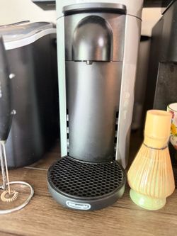 Nespresso Machine plus 3x pods