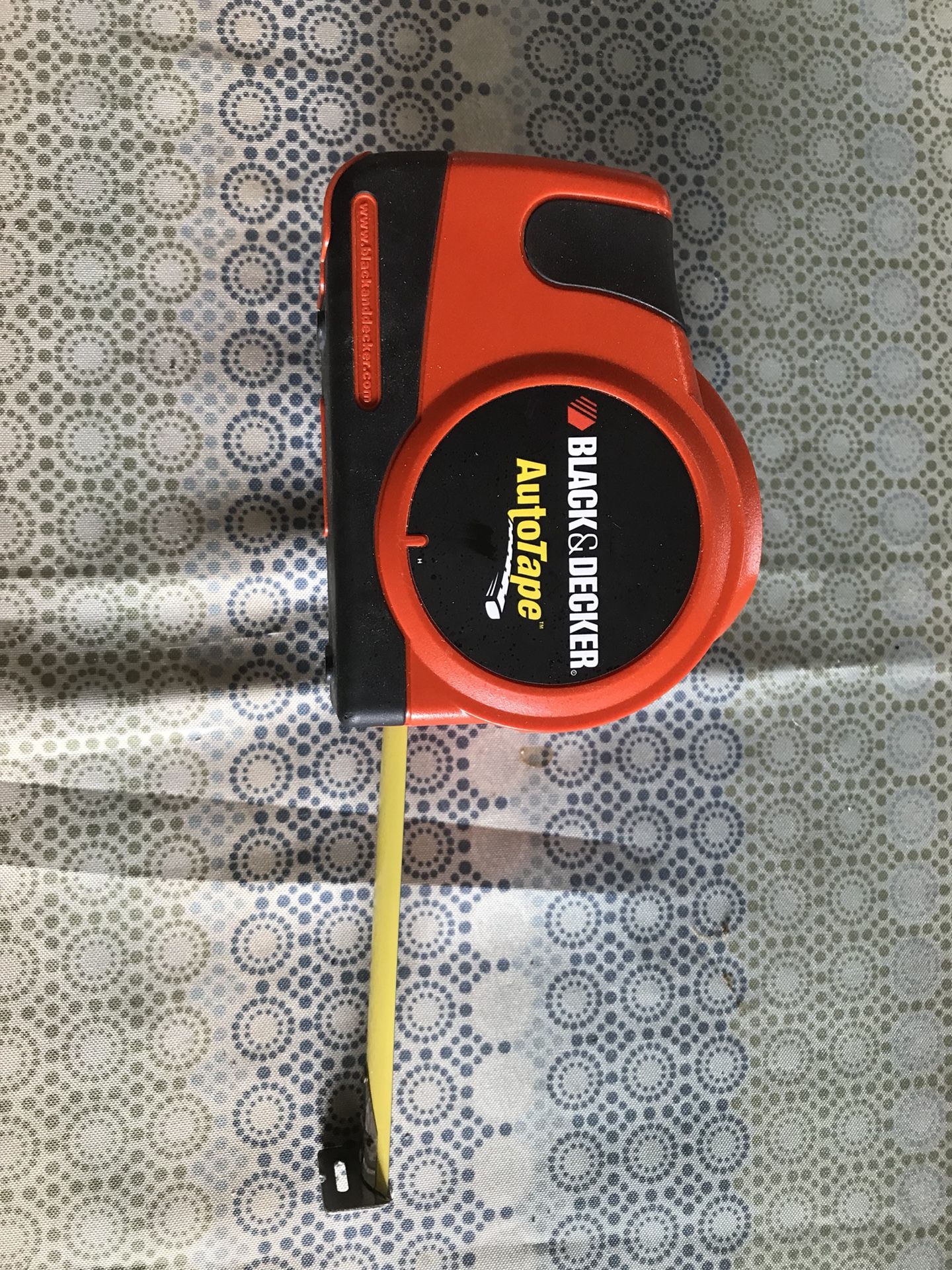 Black and decker auto tape measure 25 ft
