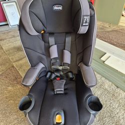 CHICCO Carseat/booster