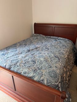Queen Size Solid Wood Sleigh Bed Frame