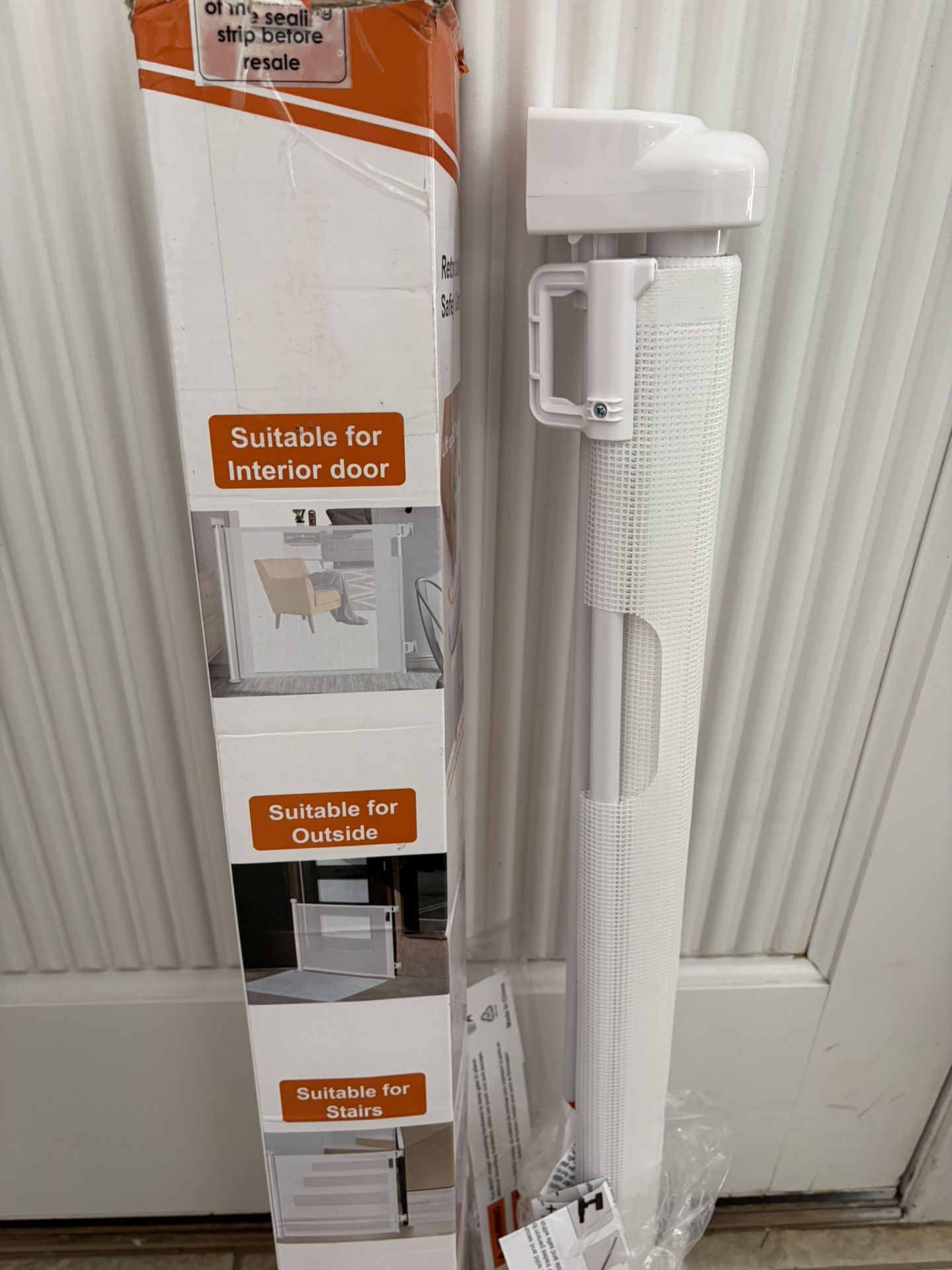 New Retractable Child/Pet Gates