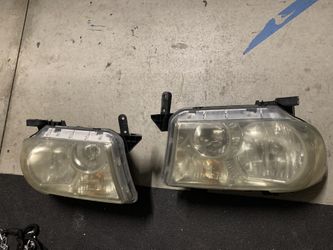 Toyota Tundra Headlights (07-13) 