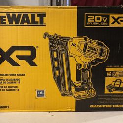 DeWalt 20V XR Angled Finish Nailer 