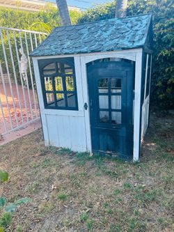 Wood Play house Height 57 inchesplay  X 44 width width