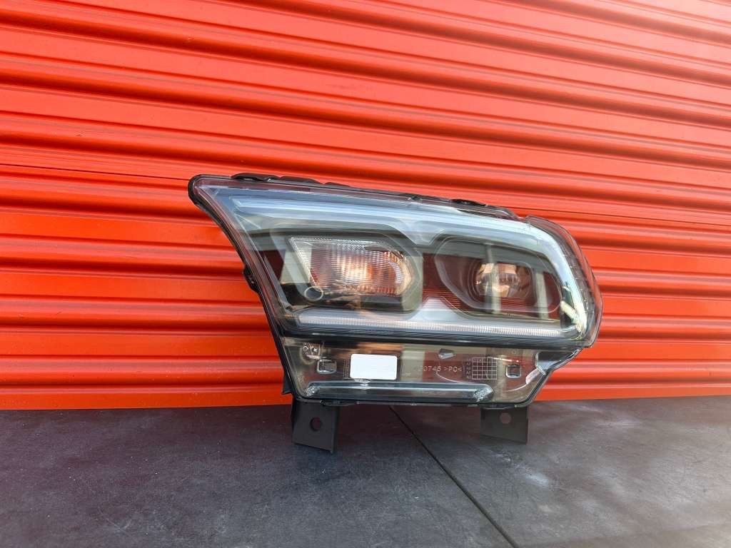 2021-2022 - 2023-2024-2025 -DODGE DURANGO LEFT SIDE HEADLIGHT LED OEM