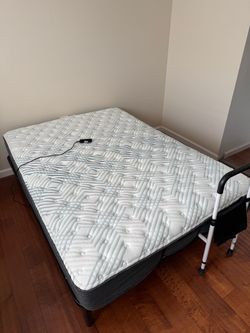 Full Size Beautyrest Pressure Smart Mattress with Adjustable Base