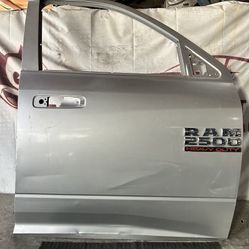 2009 - 2018 DODGE RAM 1500 Classic 2500 Heavy Duty 4 DOORS RIGHT FRONT DOOR SHELL OEM