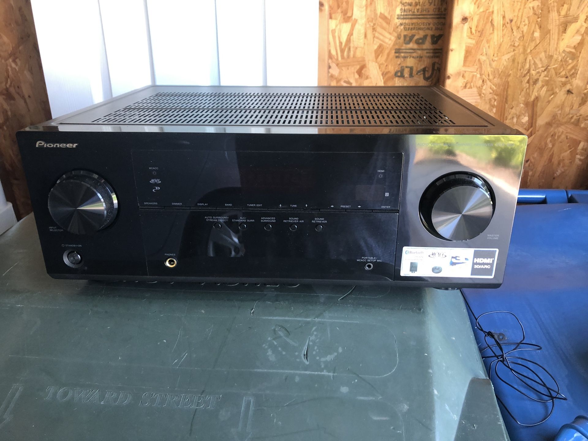 Pioneer 5.1 Surround Sound Receiver -*LOWERED PRICE *