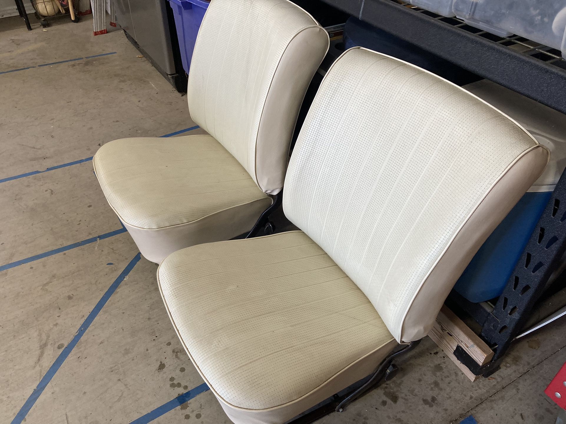 VW bug seats low back