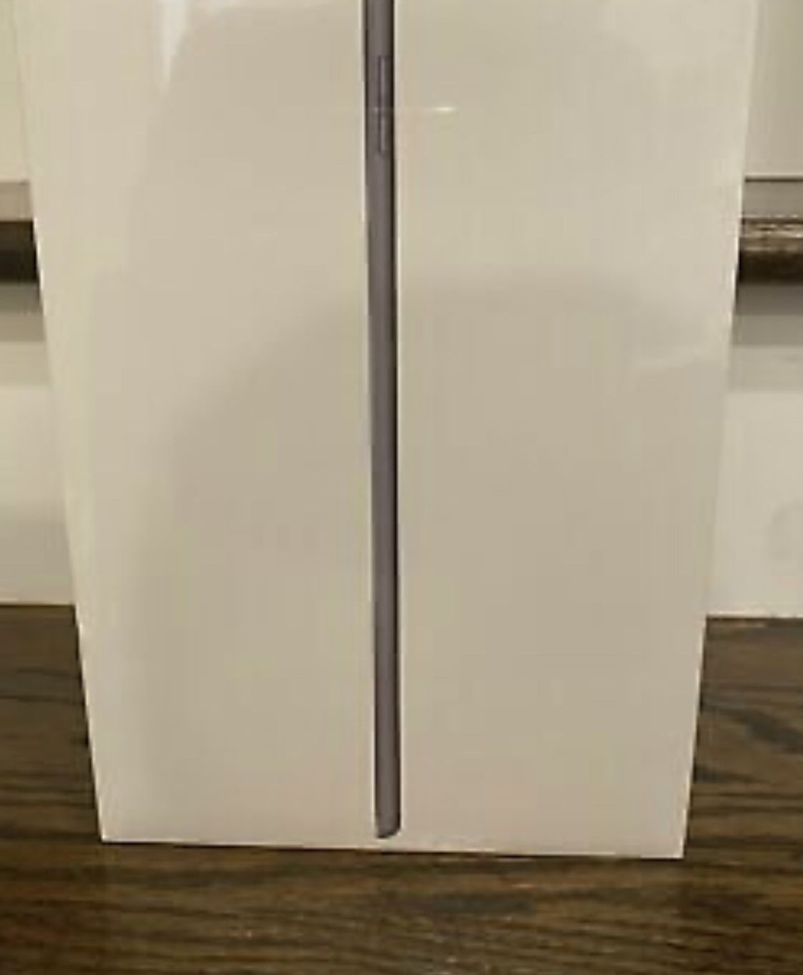 Apple 10. -inch iPad (8th Gen) Wi-Fi 32GB - Space Gray SEALED