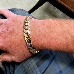 10k 77.9grams Size 8.5 12mm Bracelet  $2500