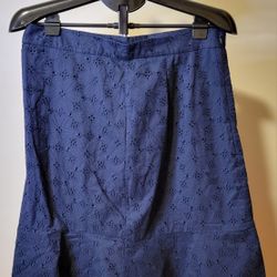 Ann Taylor Navy Blue Eyelet Skirt, size 12P (0311)