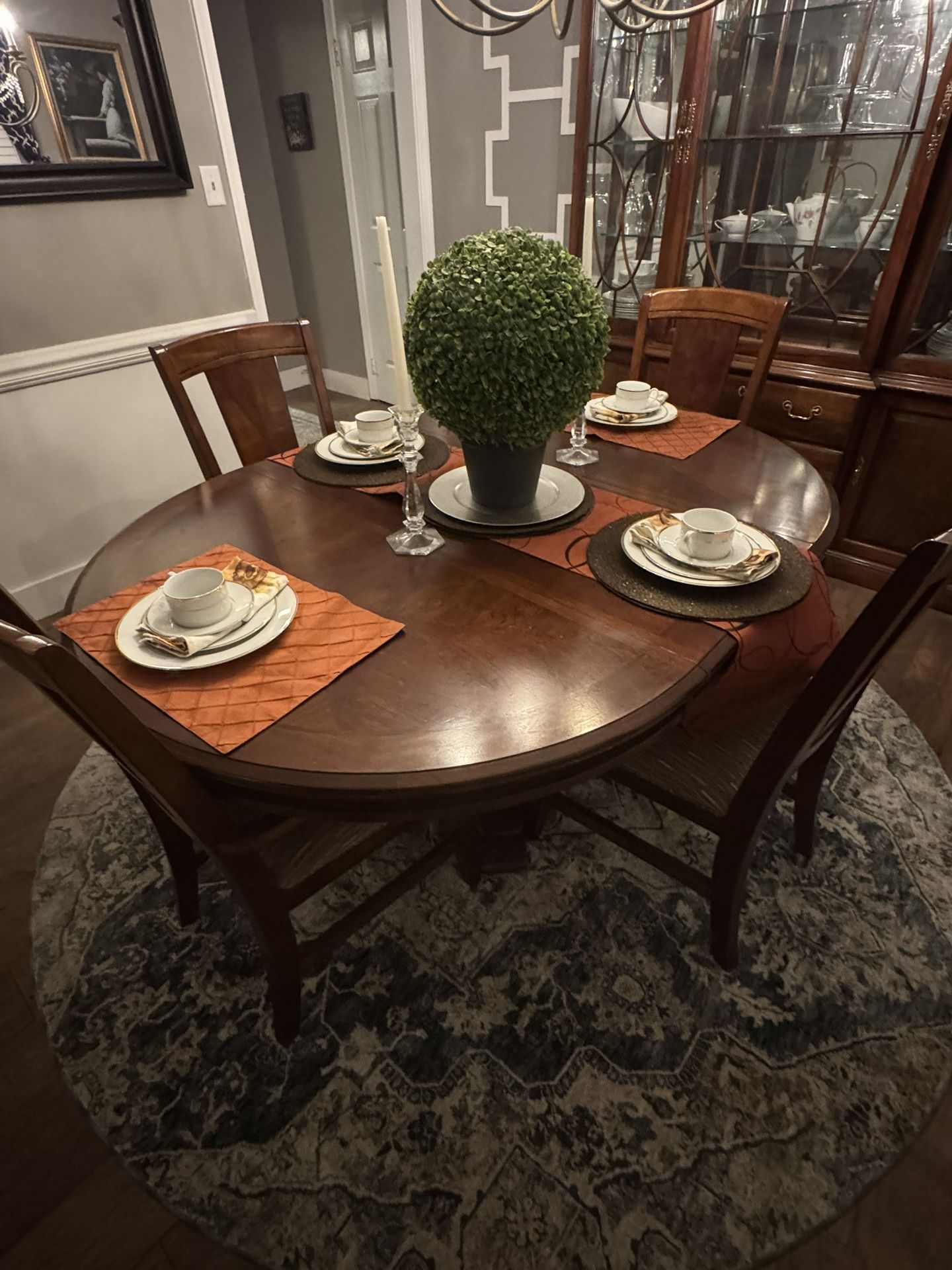 Dining room  Set 4 Chairs