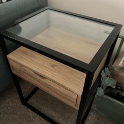 Ada Mixed Material End Table with Glass Top Threshold for Sale in Mantua Township NJ OfferUp