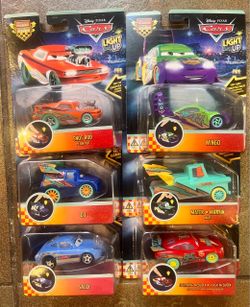Disney Pixar Cars Light Up Complete Set of 6 – New in Package –