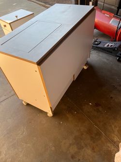QUILTING TABLE AND MACHINE CABINET