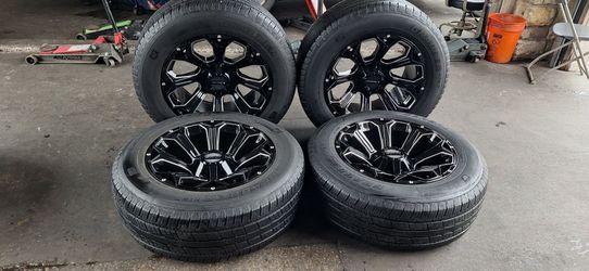 🔥 BRAND NEW Chevy & Ford Rims and Tires 🔥
🔥 Rines y Llantas NUEVAS para Chevy y Ford 🔥
20x10 rims with brand new 275/60/R20 tires.
Rines 20x10 con