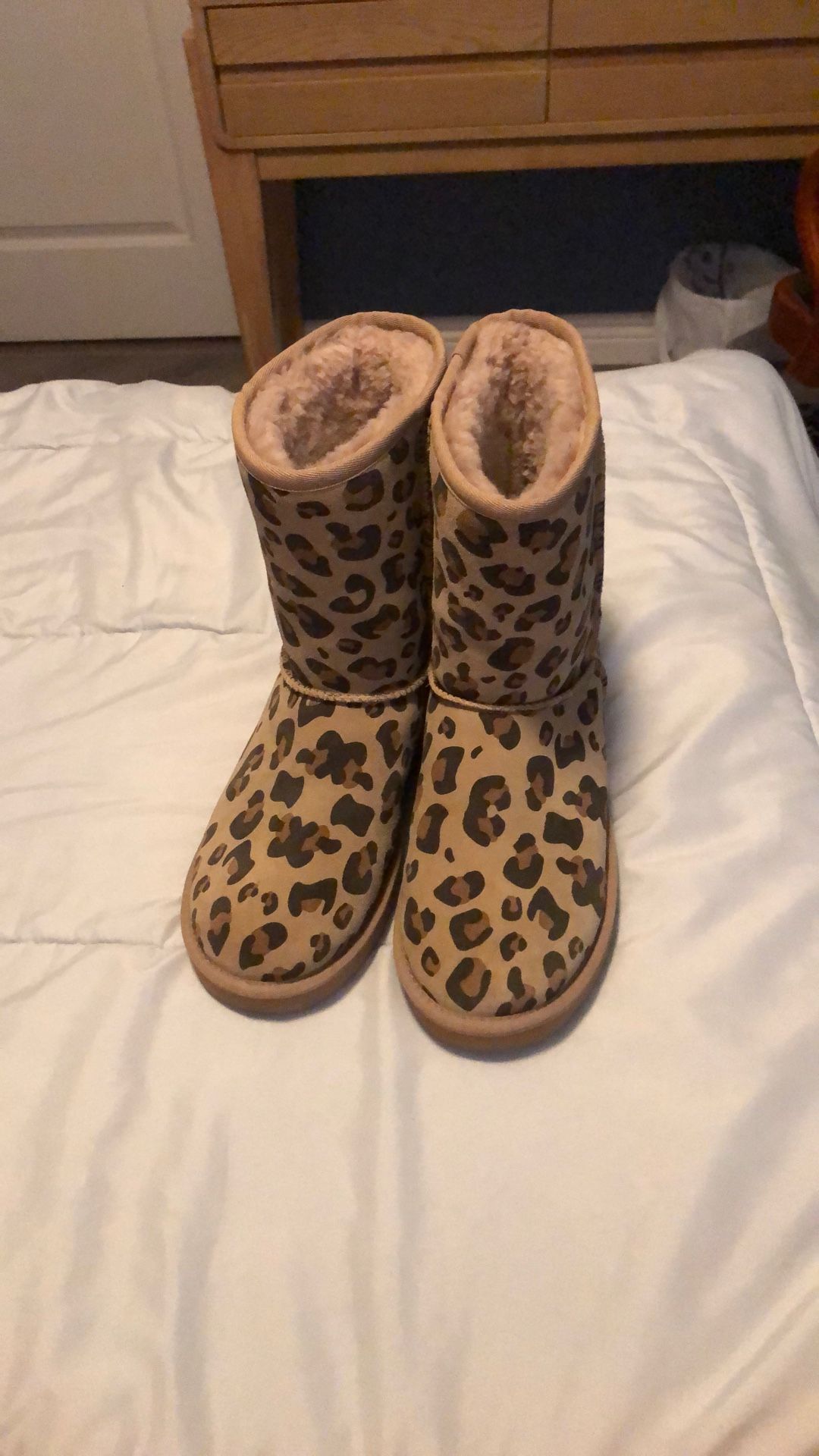 UGG Classic Short Leopard Print Boots (Women’s 9)
