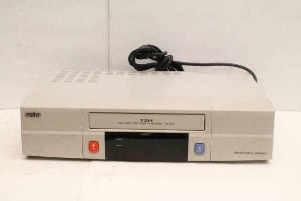 VINTAGE SANYO VCR MODEL TLS-9072 72H TIME LAPSE RECORDER