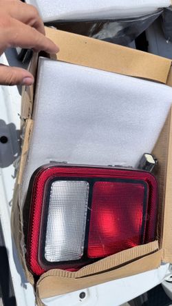 Jeep Gladiator stop lights 2025