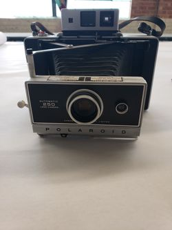 VINTAGE POLAROID AUTOMATIC 250 CAMERA ( NOT WORKING )