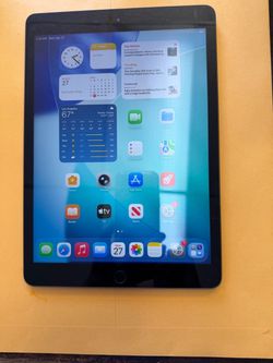 iPad 8th gen, 32  with wifi