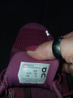 Women's ON Cloudflyer Size 8