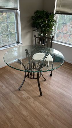 Round Glass Top Dining Table with Metal Base