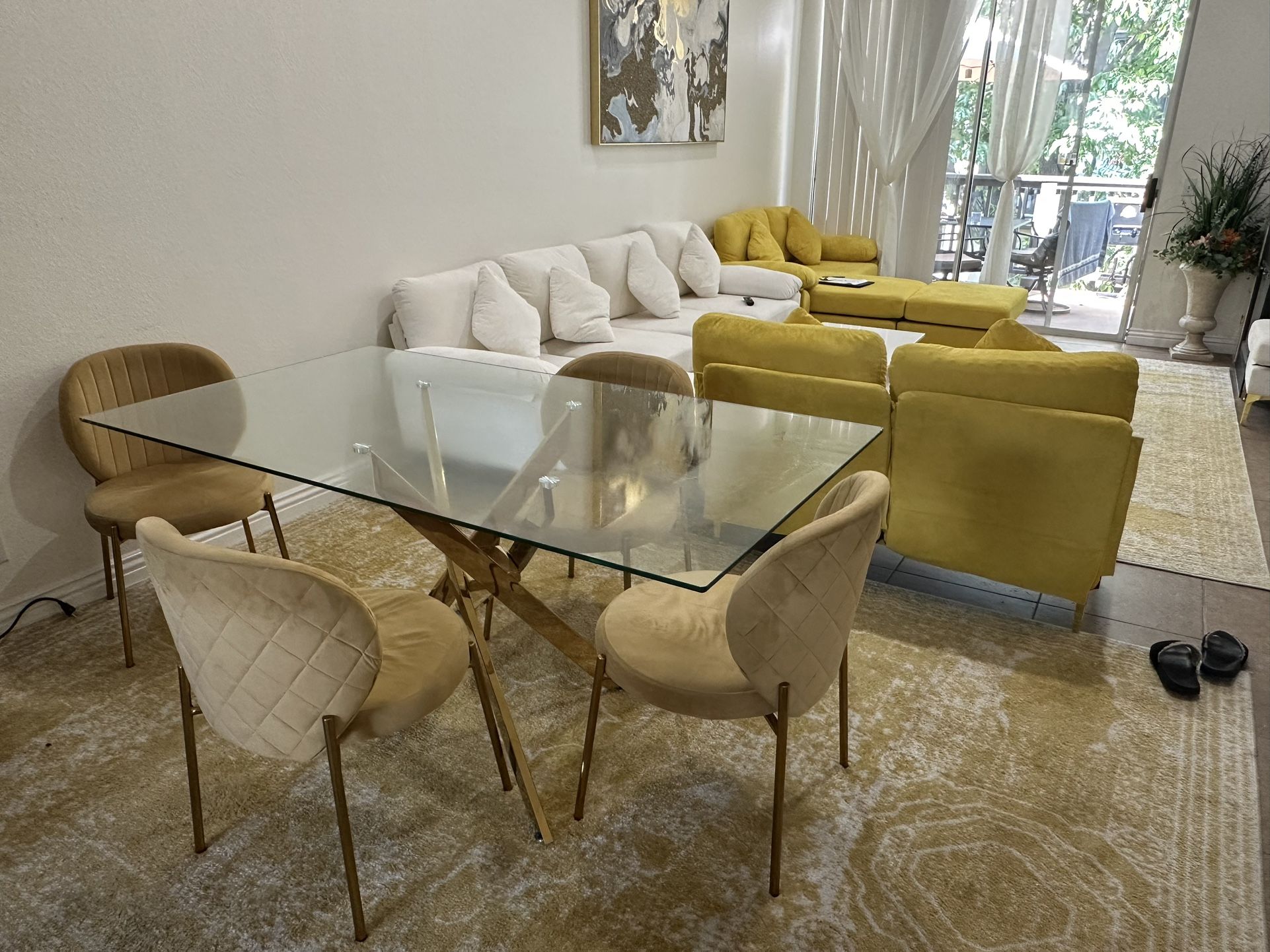 Dinning Table With 4 Chairs