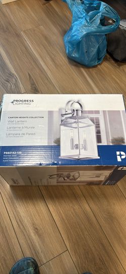 Brand new in box Wall lantern