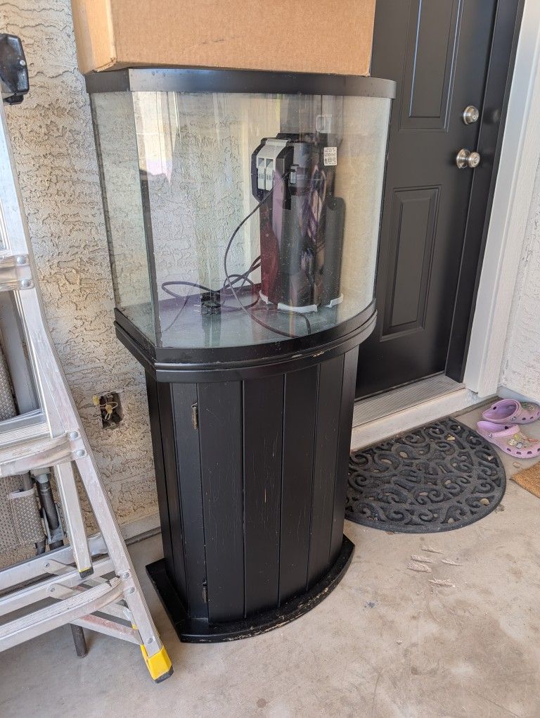 Fish Tank With Filter And Everything Ready For Set Up.