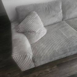 3 Piece Couch Set. (Like New)