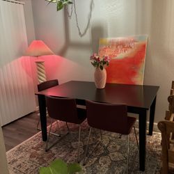 Dining Table, 4 Chairs, Rug