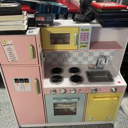 Play Kitchen