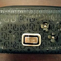 Guess Los Angeles Britton Zip Around Clutch 