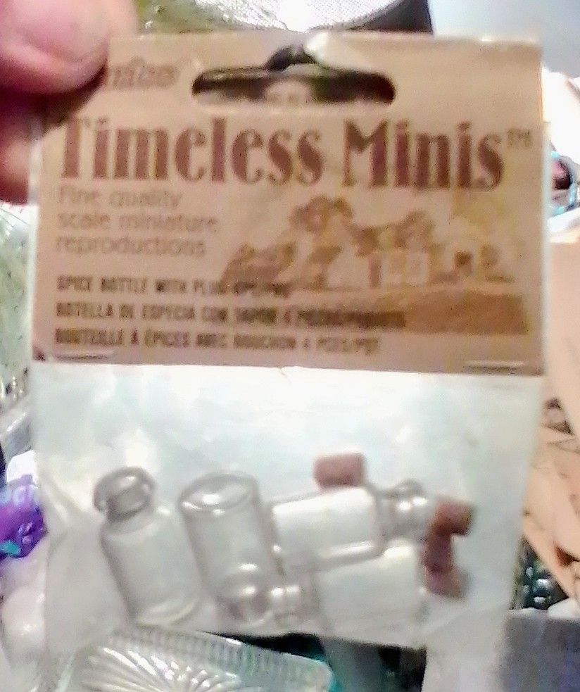 " Timeless Minis " / 4- Mini Spice Jugs W/ Corks
