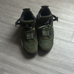 Olive green Jordan 4 Size 9