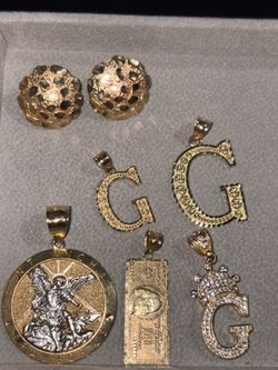 10k earrings 4 grams