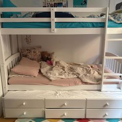 Bunk bed Like New hybrid