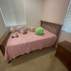 Queen Size Bed Set 
