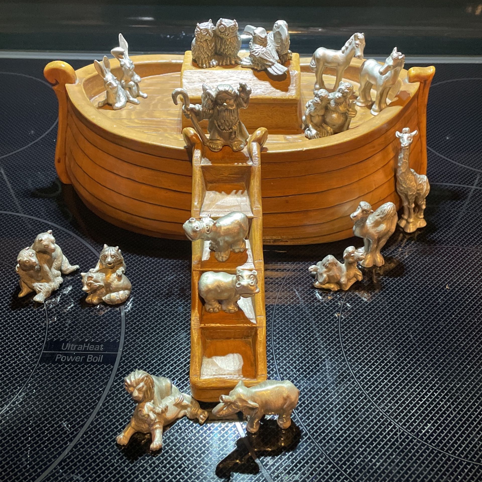 Noah’s Ark And Hudson Pewter Figures