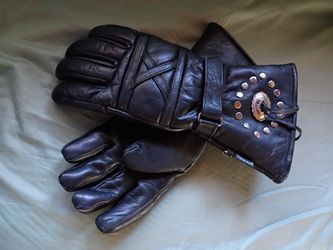 Chaps Gloves And Helmet 