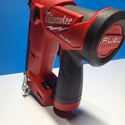 MILWUAKEE M12 FUEL BRUHLESS 18 GA FINISH NILER TOOL ONLY NEW