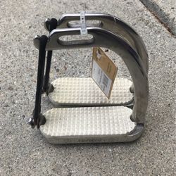 4.75” Quick Release stirrup irons