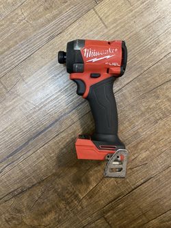 Milwaukee M-18 Fuel 1/4 Impact Driver