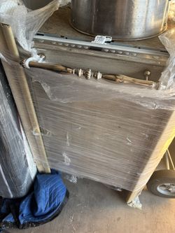 Thermador/Bosch Dishwasher. $500